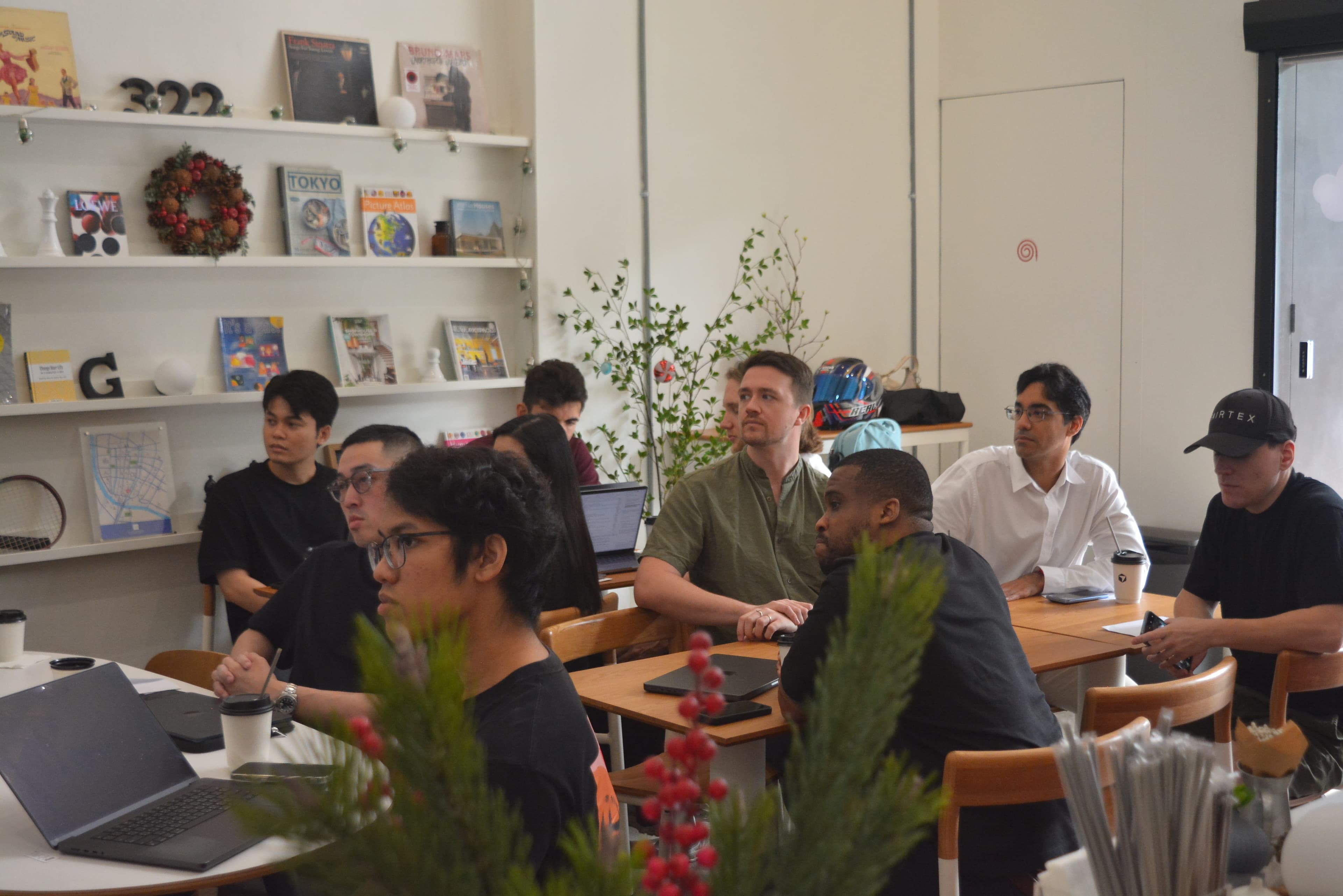 Café atmosphere, guests mingling